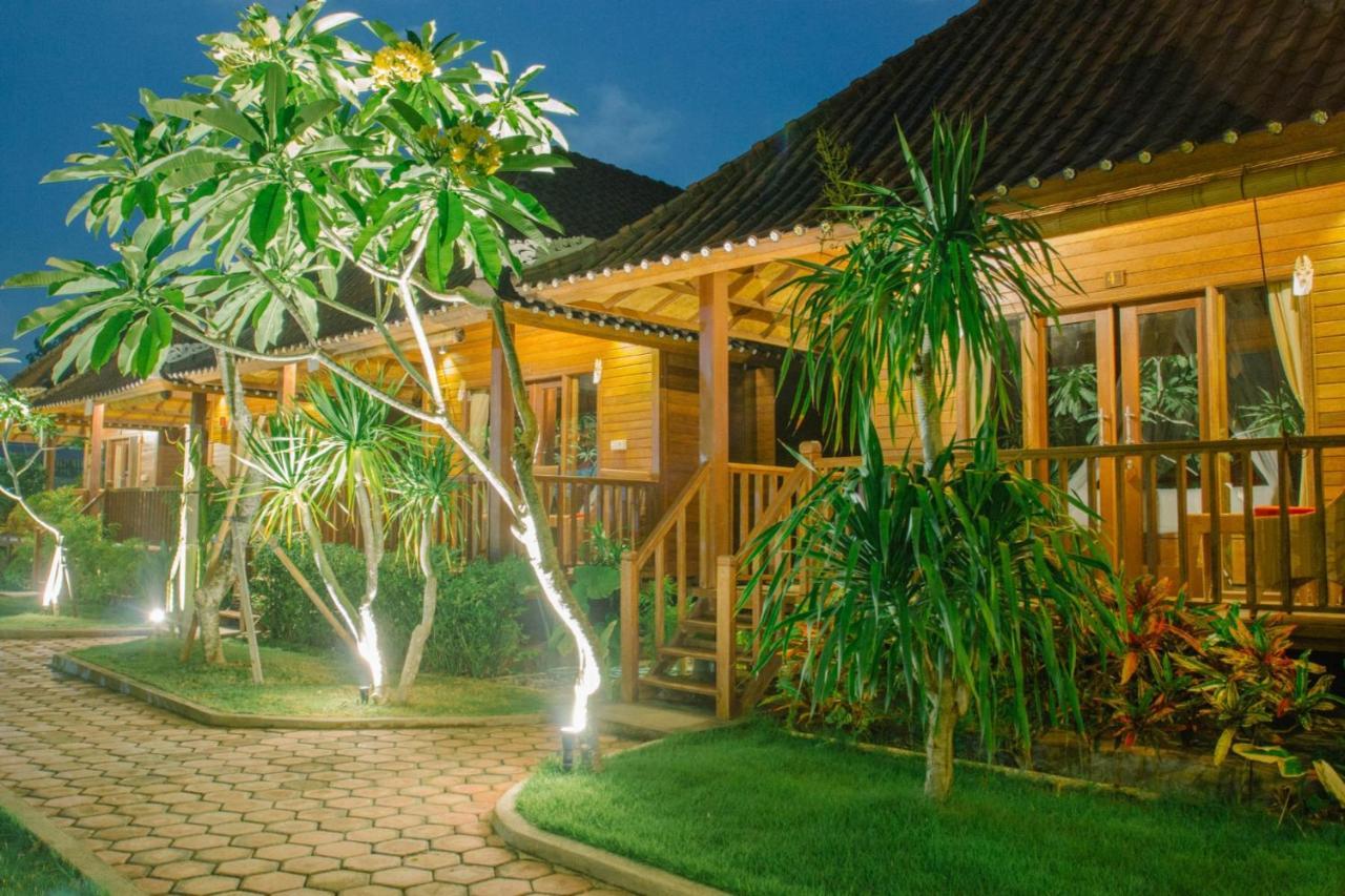 Garden Cottage Lembongan & Hostel Nusa Lembongan  Bagian luar foto